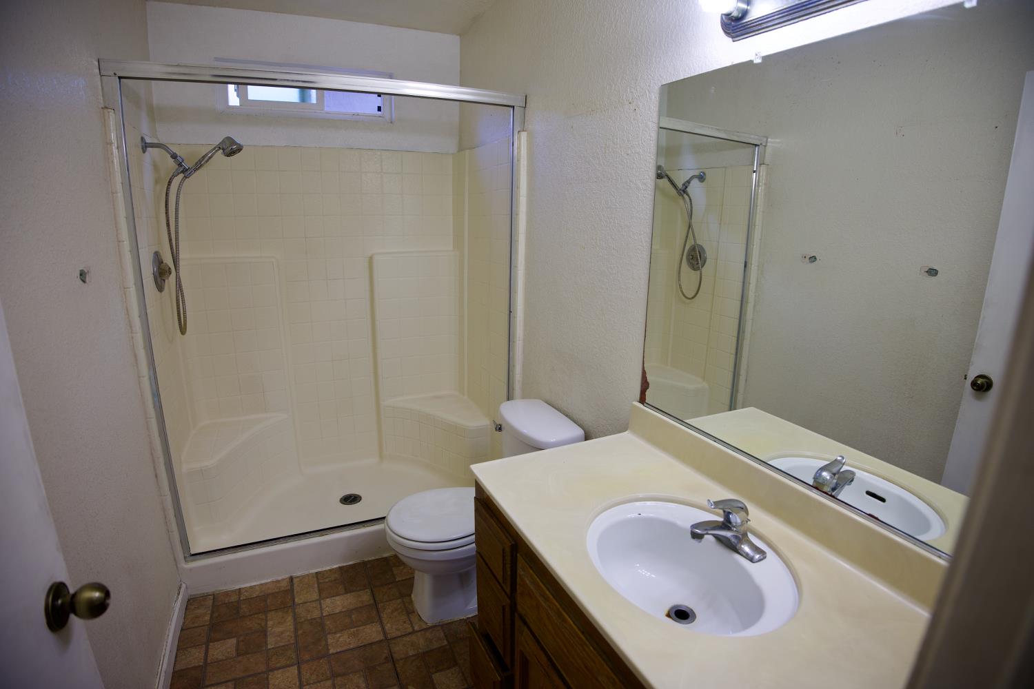 808 Mercy Avenue Modesto, CA 95358 - Photo 4 of 9