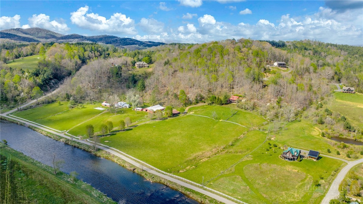 1819 Fulton Reeves Road Laurel Springs, NC 28644 - Photo 5 of 48