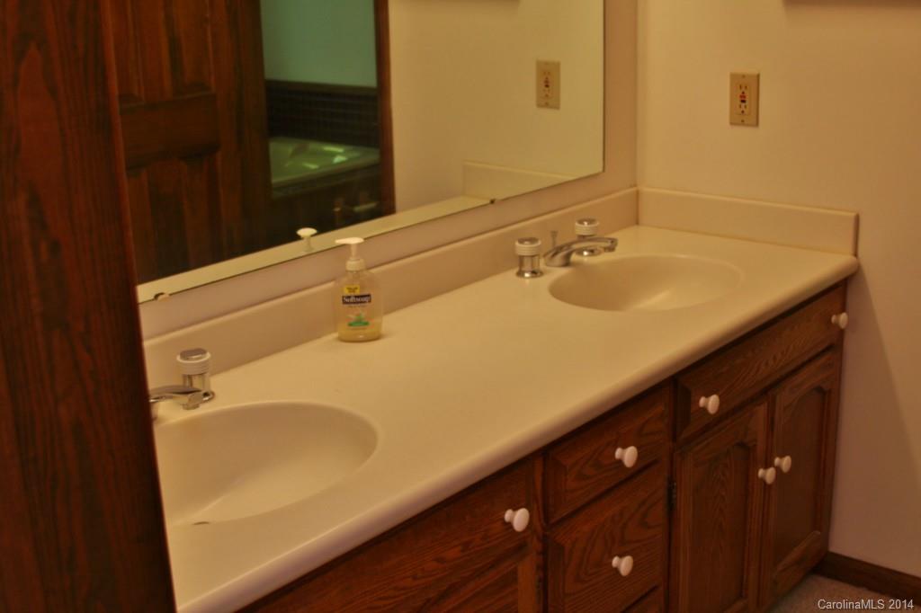 15512 York Road Charlotte, NC 28278 - Photo 11 of 24 Gallery Image 11