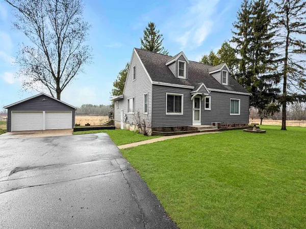 $379,900 | 4639 Rivermoor Road, Omro, WI 54963