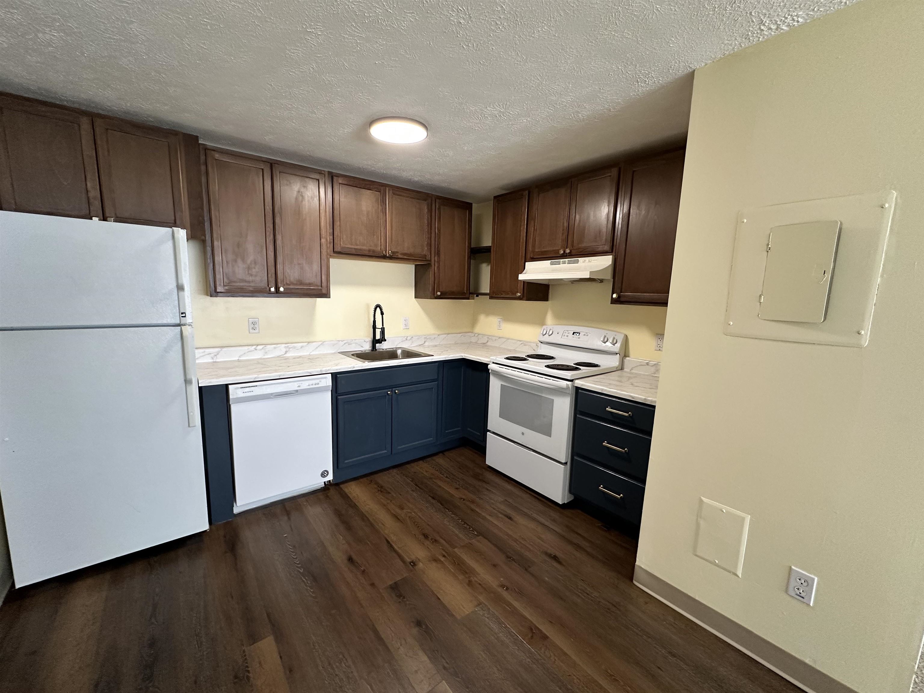 45 Log Street, Unit 1E Manchester, NH 03102 - Photo 3 of 22 Gallery Image 3