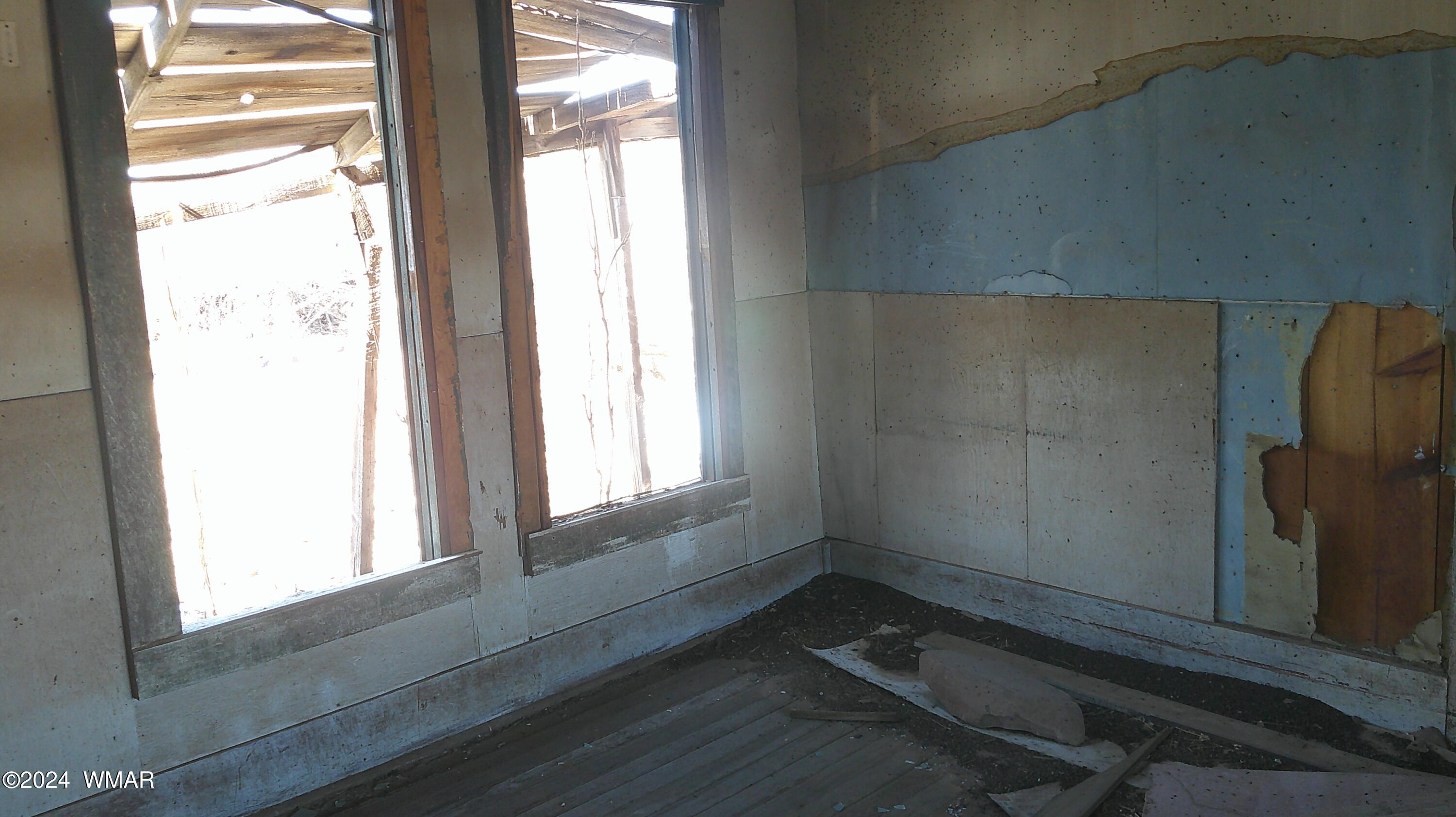0 Chambers Chambers, AZ 86502 - Photo 41 of 64 a bathroom with a window