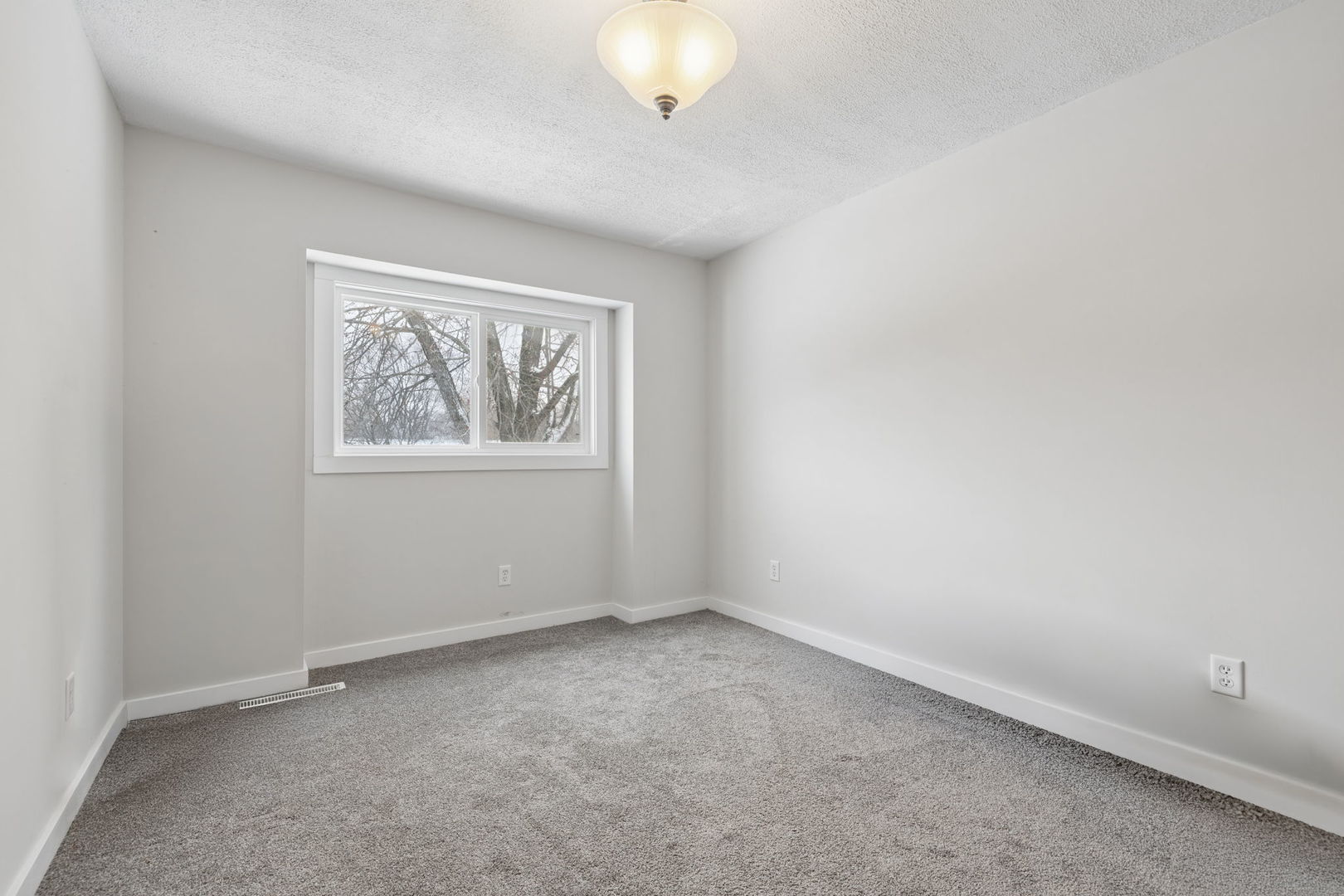 24254 South Burr Road Channahon, IL 60410 - Photo 13 of 22 an empty room with windows