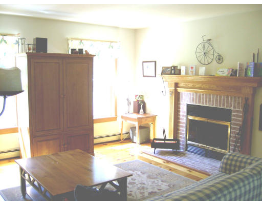 53 Wheeler Road Bolton, MA 01740 - Photo 6 of 12
