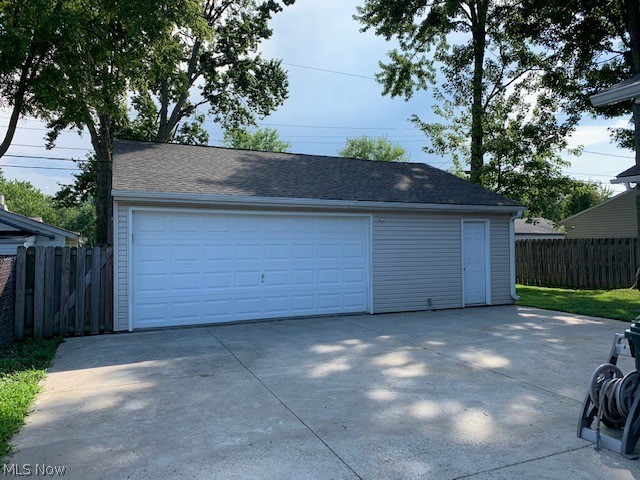 399 Nobottom Road Berea, OH 44017 - Photo 3 of 34 Gallery Image 3