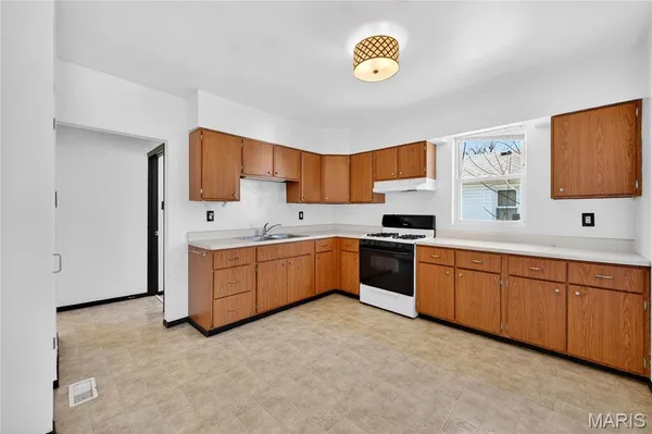 $149,900 | 327 West Felton Avenue, St. Louis, MO 63125