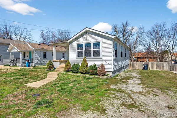 $149,900 | 327 West Felton Avenue, St. Louis, MO 63125