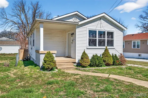 $149,900 | 327 West Felton Avenue, St. Louis, MO 63125