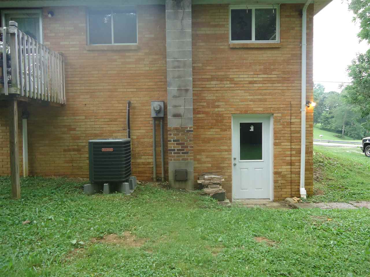 409 Leatherwood Road Bedford, IN 47421 - Photo 4 of 20