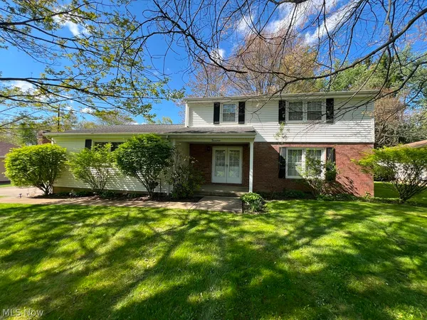 $300,000 | 17 Willow Way, Canfield, OH 44406