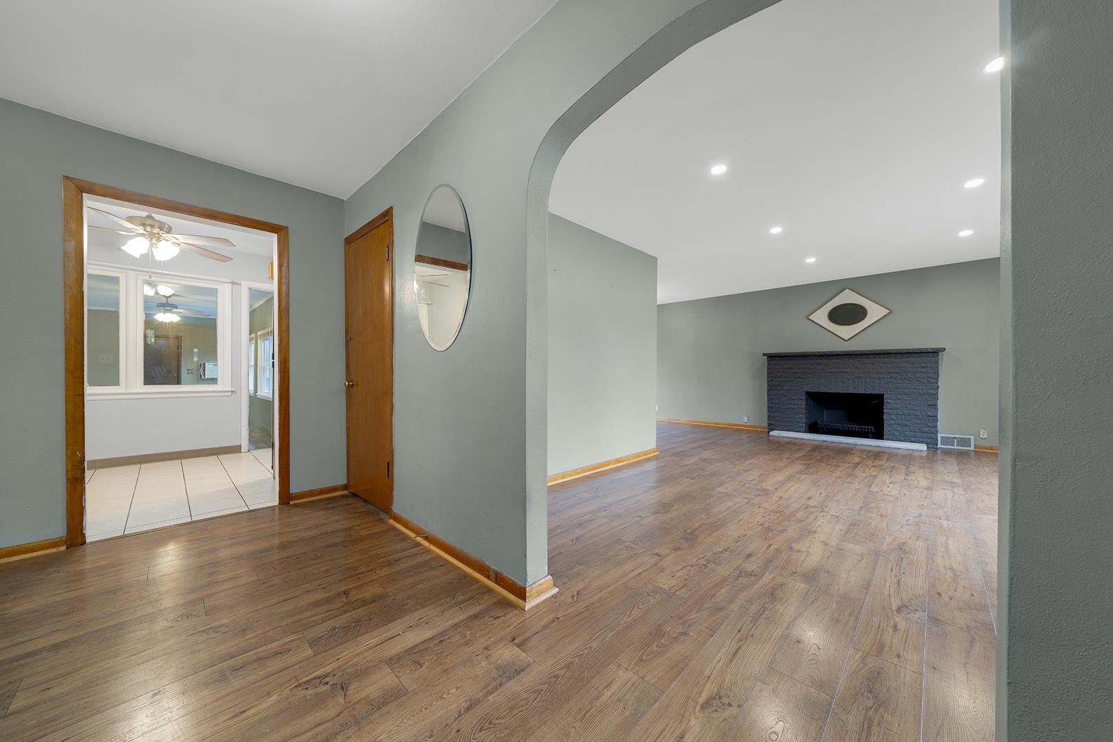 1508 Halsted Road Rockford, IL 61103 - Photo 3 of 32 Gallery Image 3