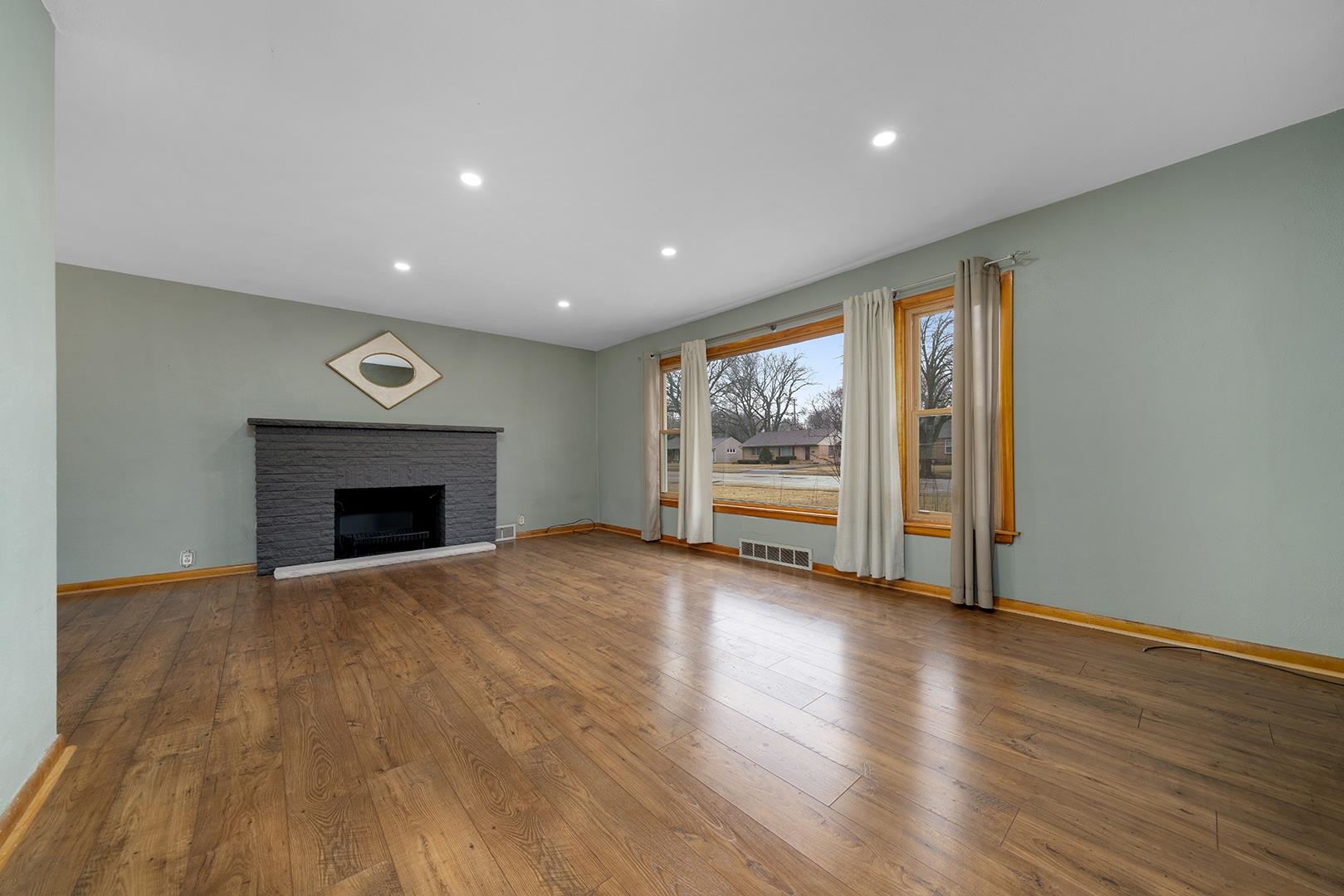1508 Halsted Road Rockford, IL 61103 - Photo 5 of 32 Gallery Image 5