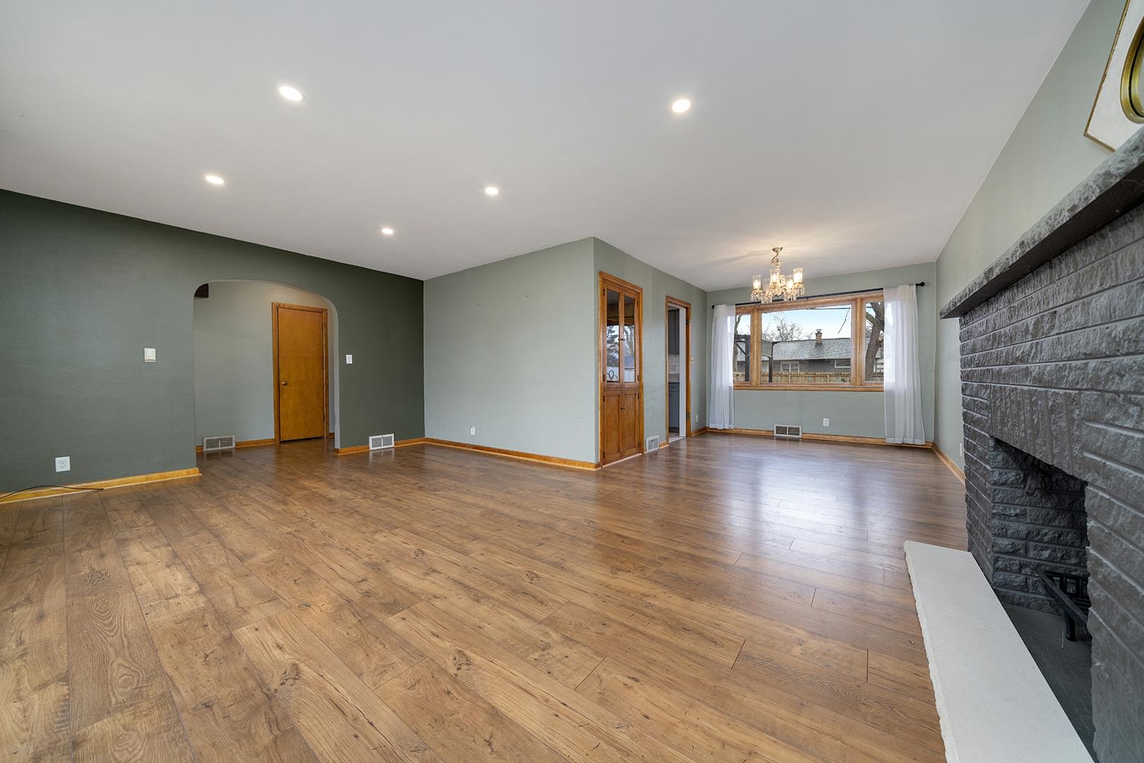 1508 Halsted Road Rockford, IL 61103 - Photo 8 of 32 Gallery Image 8
