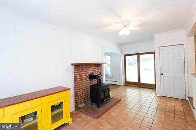 23130 Sparks Road Ridgely, MD 21660 - Photo 6 of 18 Bright and inviting living space.