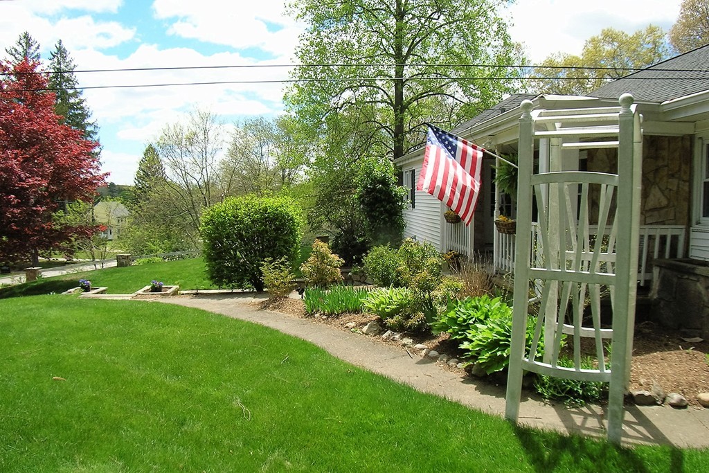 234 Providence Road Grafton, MA 01560 - Photo 6 of 30 Gallery Image 6