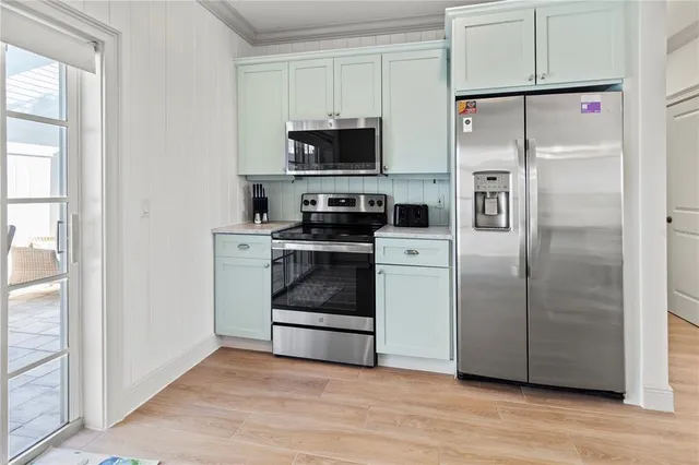 $699,000 | 103 66th Street, Unit 10, Holmes Beach, FL 34217