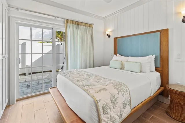 $699,000 | 103 66th Street, Unit 10, Holmes Beach, FL 34217