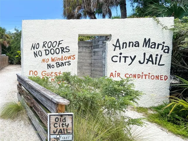 $699,000 | 103 66th Street, Unit 10, Holmes Beach, FL 34217