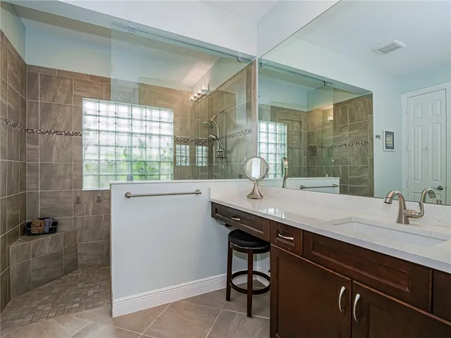 $650,000 | 5560 61st Place, Vero Beach, FL 32967