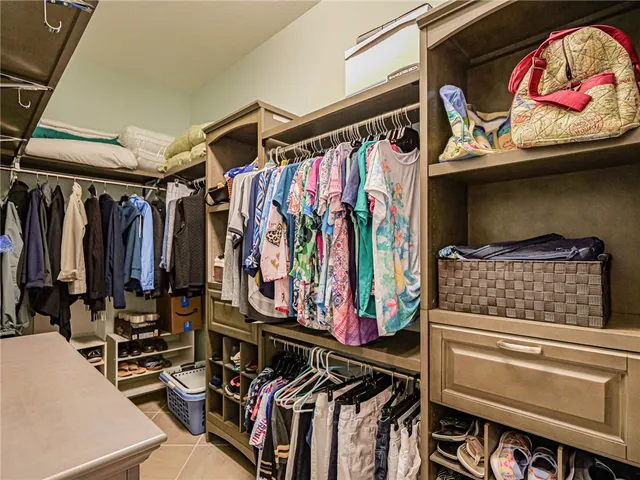 $650,000 | 5560 61st Place, Vero Beach, FL 32967