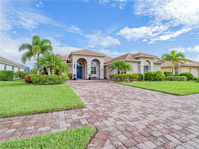 $650,000 | 5560 61st Place, Vero Beach, FL 32967