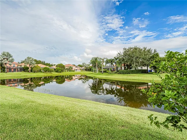 $650,000 | 5560 61st Place, Vero Beach, FL 32967