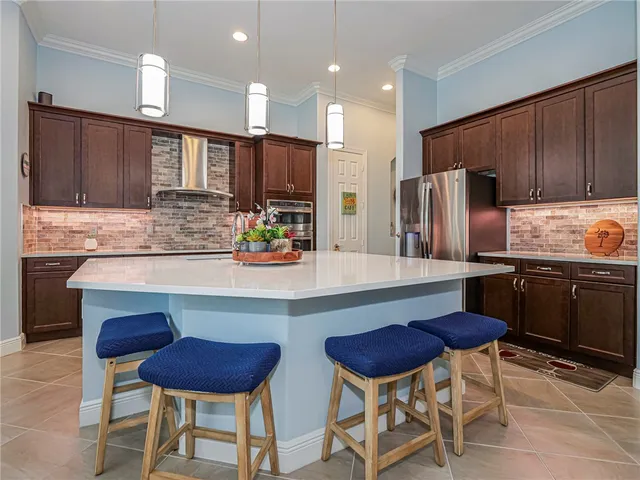 $650,000 | 5560 61st Place, Vero Beach, FL 32967