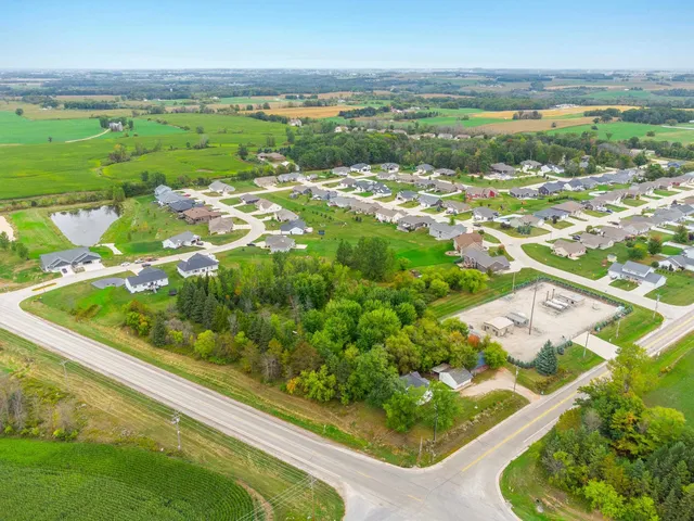 $279,900 | 5381 North Avenue, Denmark, WI 54208