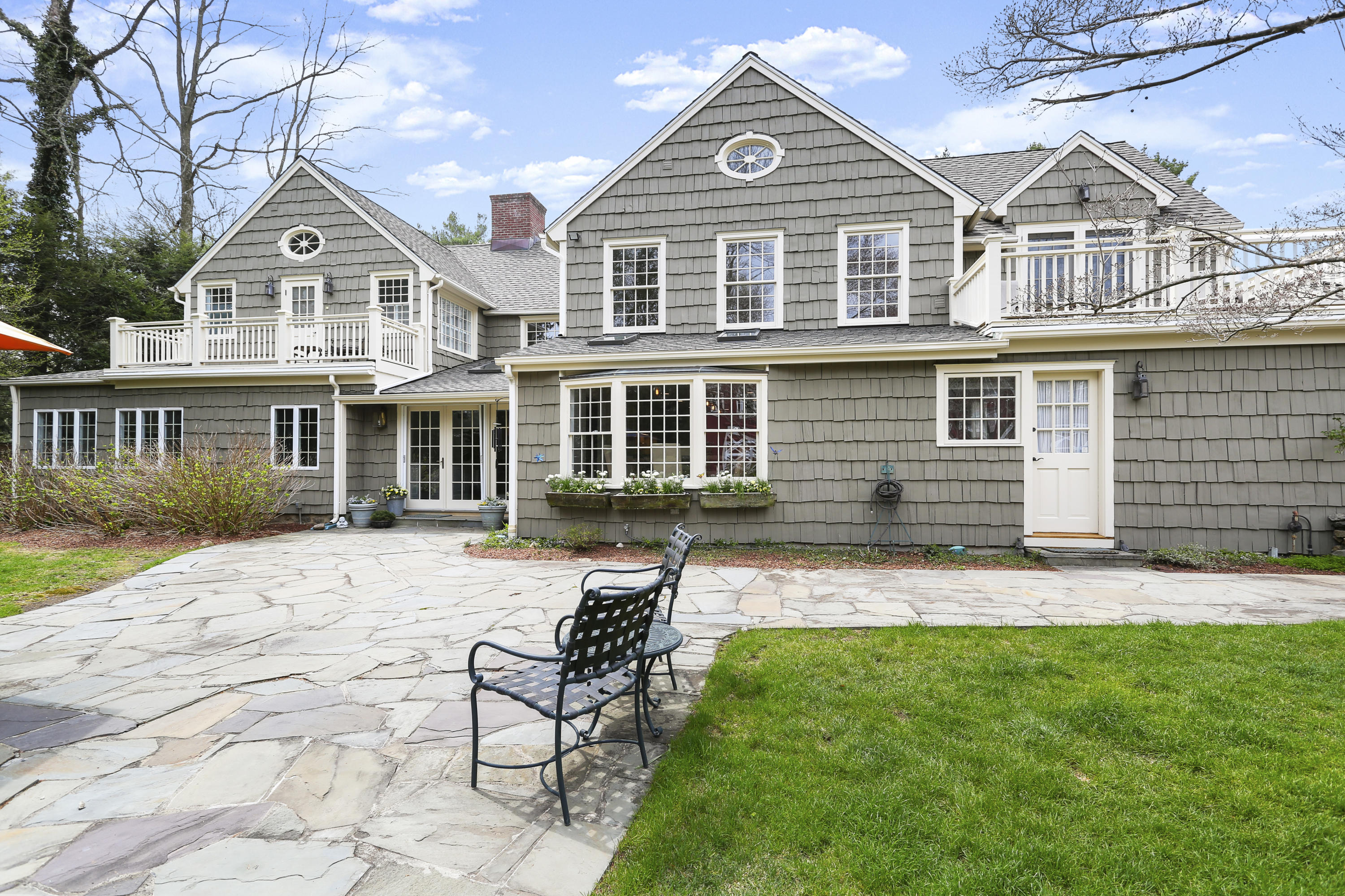 15 Old Farm Road Darien, CT 06820 - Photo 73 of 90 a front view of a house with a yard