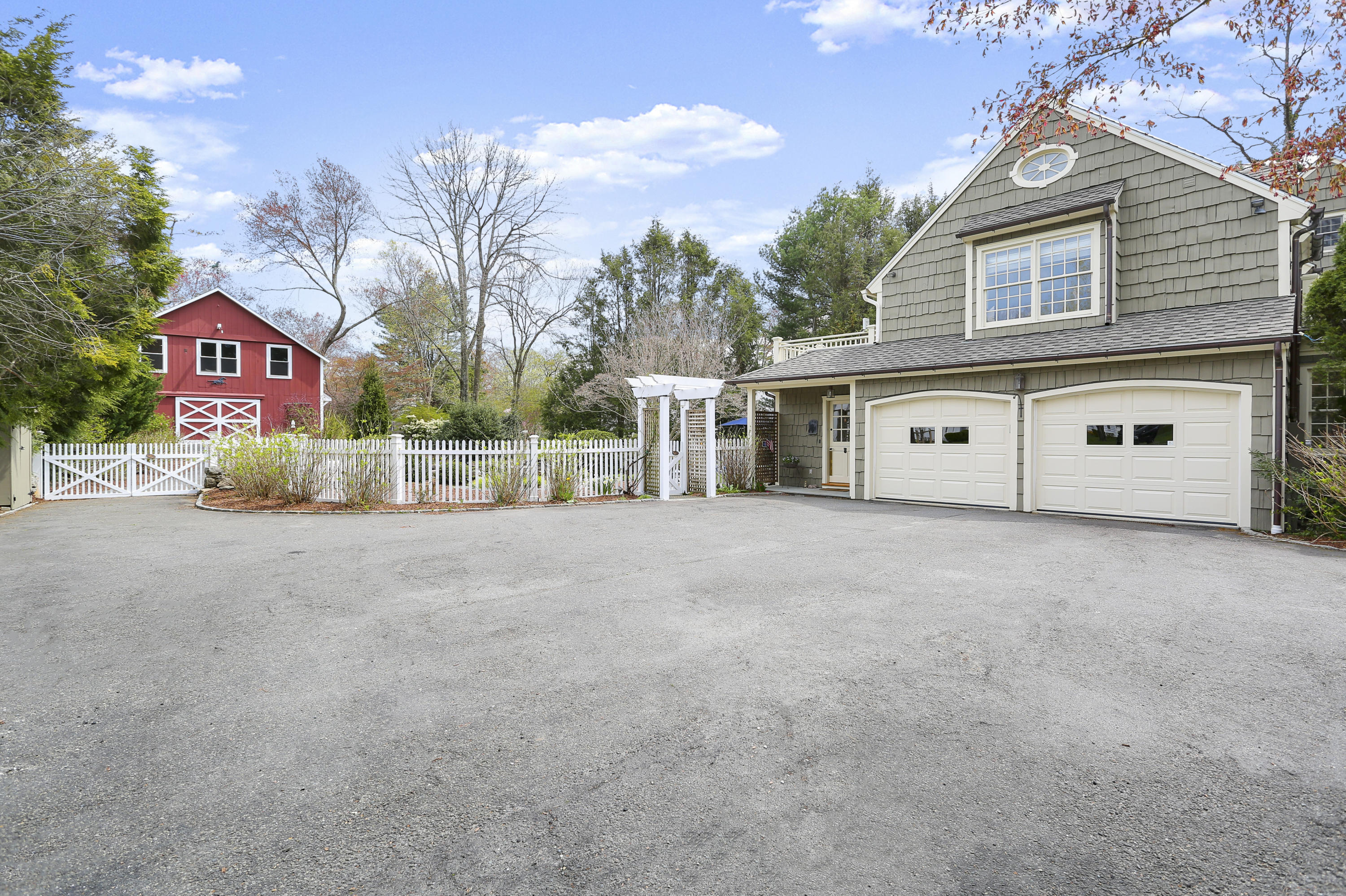 15 Old Farm Road Darien, CT 06820 - Photo 76 of 90 15 Old Farm Rd Darien CT 06820-driveway