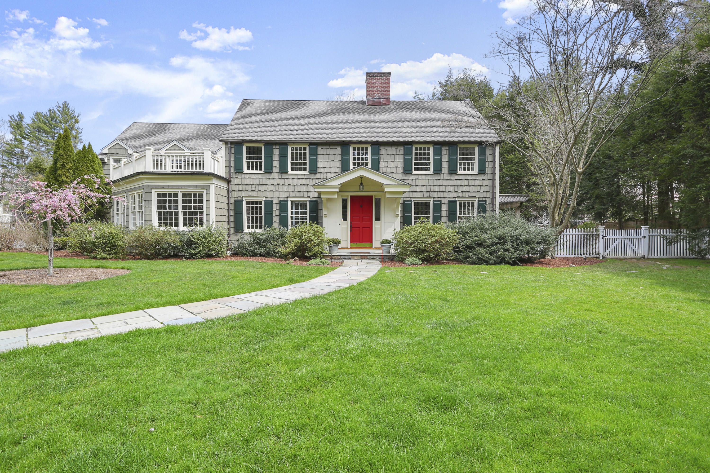 15 Old Farm Road Darien, CT 06820 - Photo 82 of 90 a front view of house with yard and green space