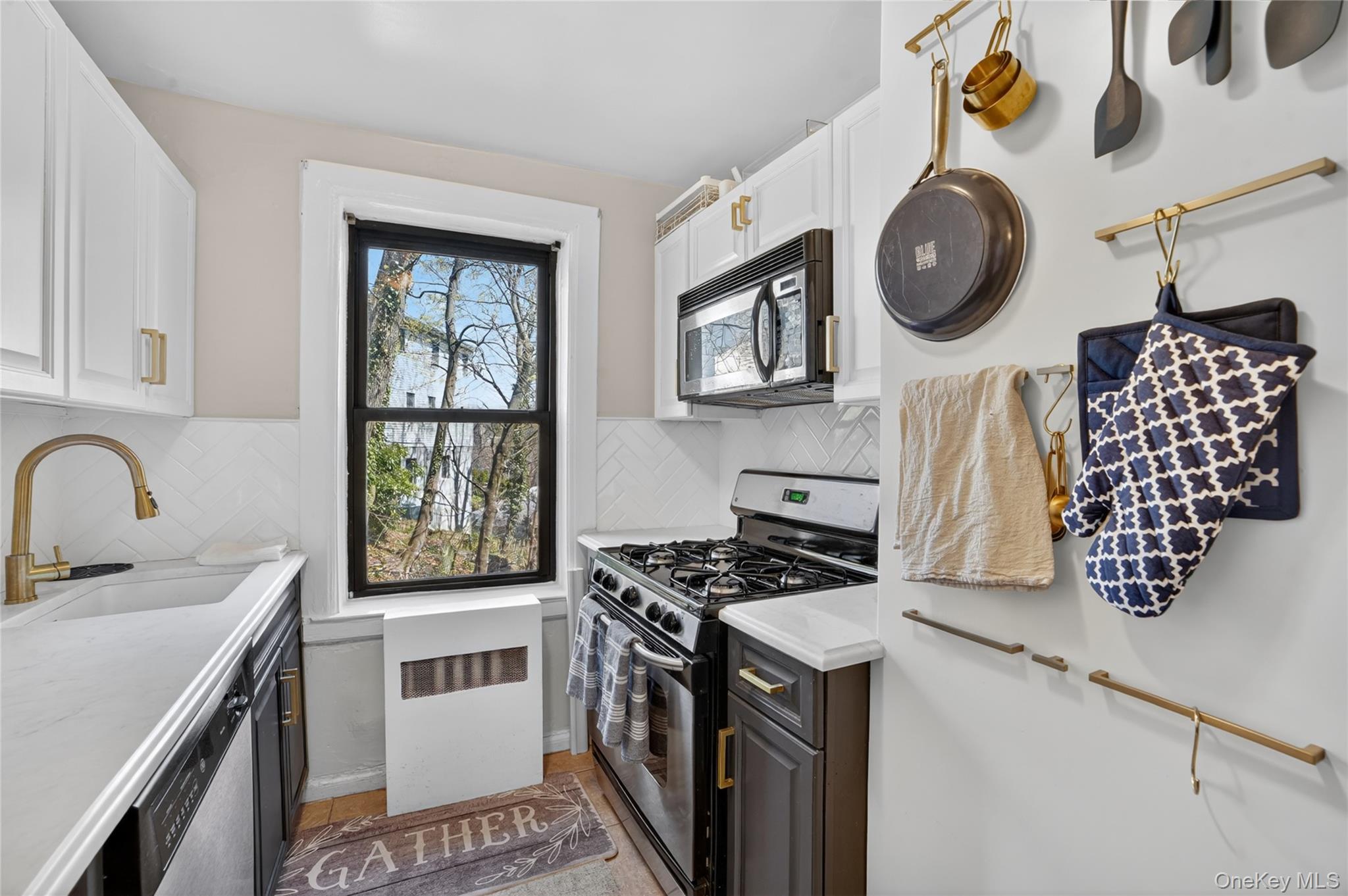 42 Pondfield Road West, Unit 4F Bronxville, NY 10708 - Photo 18 of 30