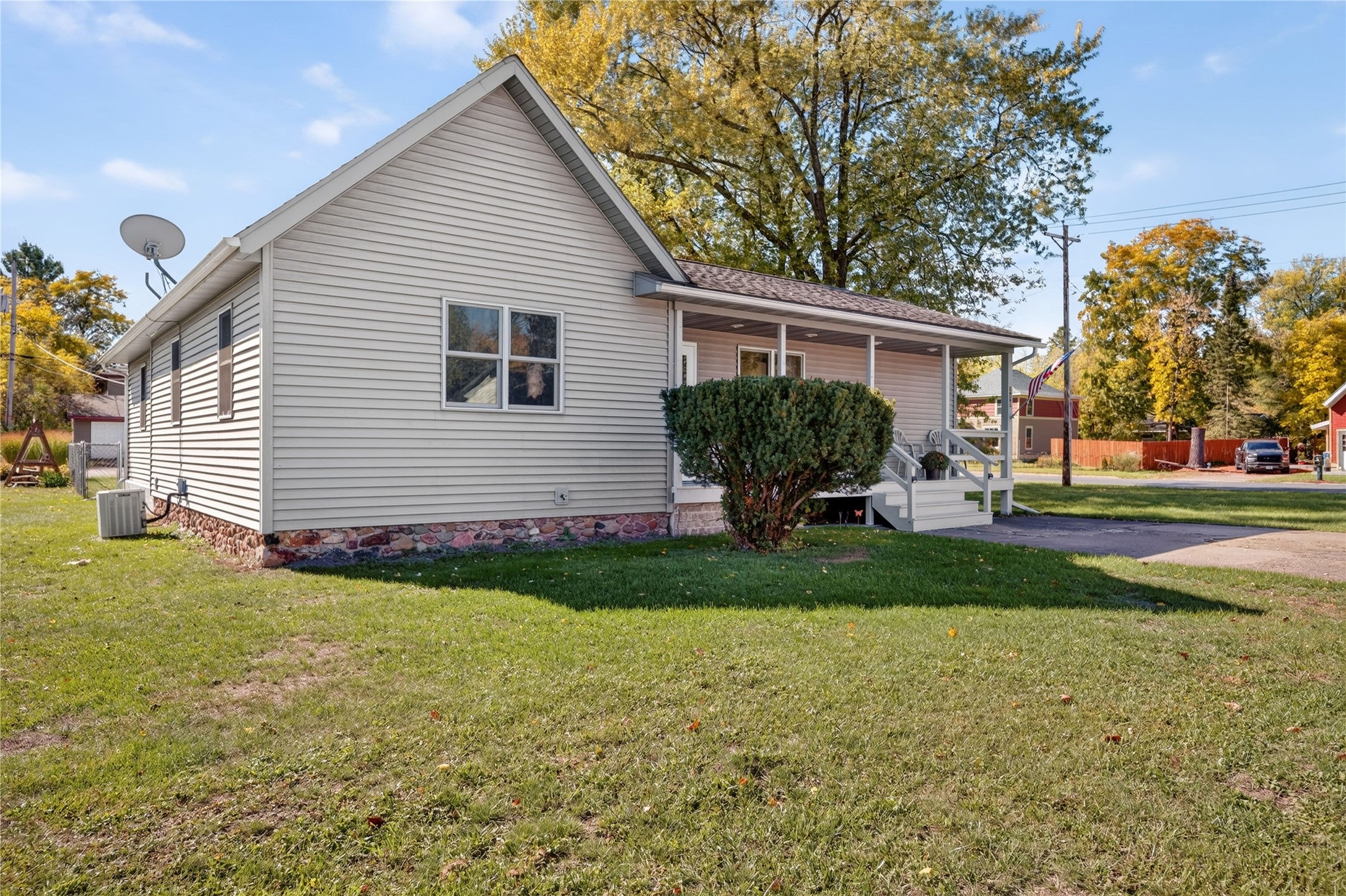 219 Spruce Street Spooner, WI 54801 - Photo 3 of 38 Gallery Image 3