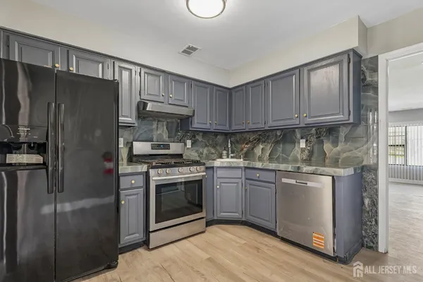 $3,000 | 1216 Thomas Avenue, North Brunswick, NJ 08902