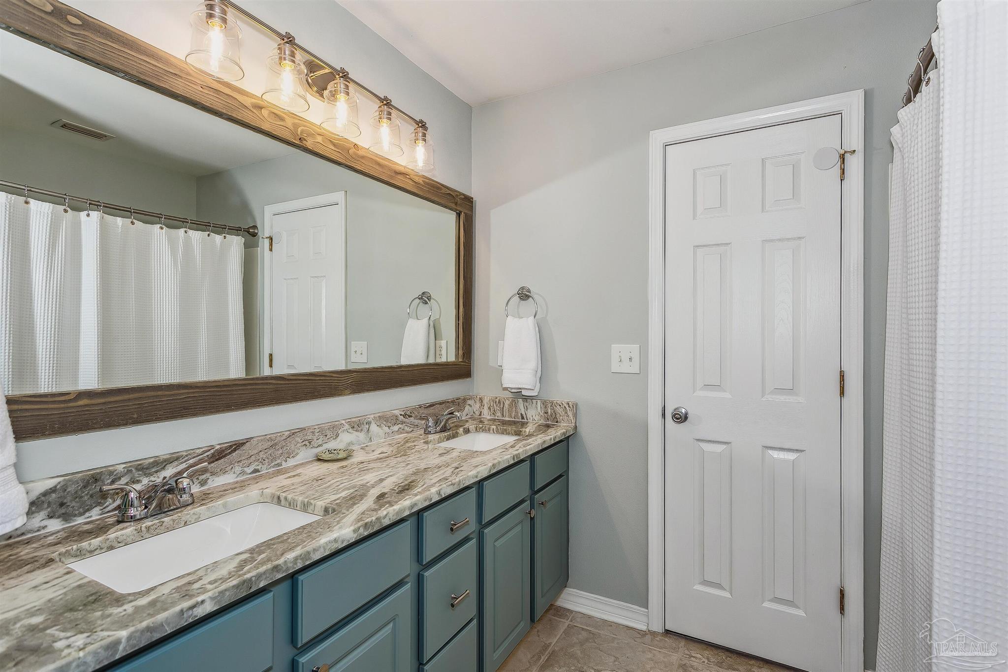 15960 Innerarity Point Road Pensacola, FL 32507 - Photo 38 of 49