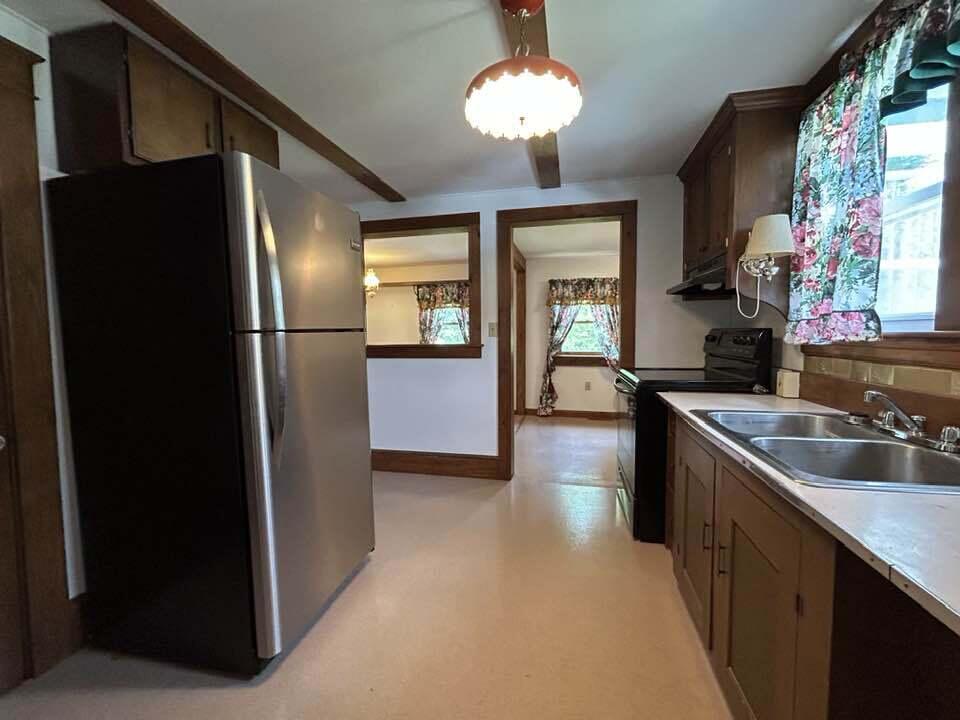 29 Tenney Hill Road Kittery Point, ME 03905 - Photo 6 of 21 Kitchen