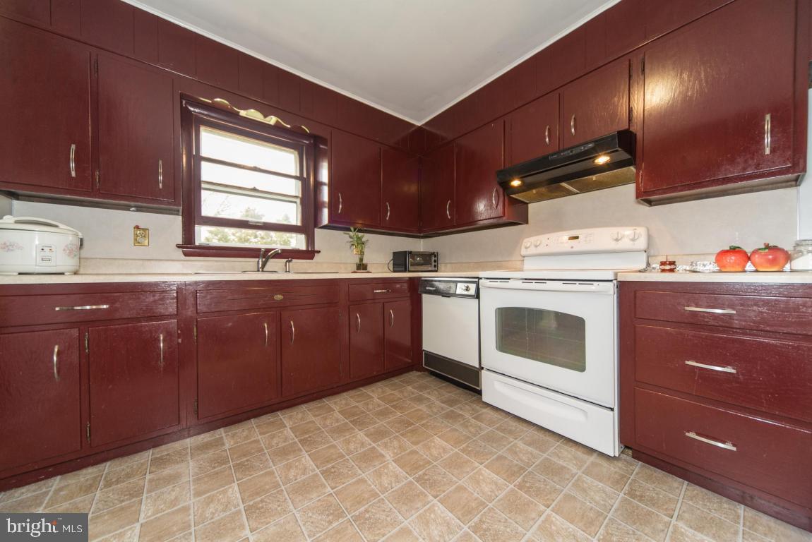 422 Delp Road Lancaster, PA 17601 - Photo 8 of 25 Gallery Image 8