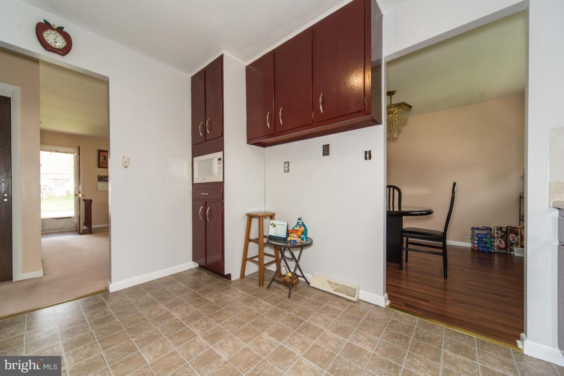 422 Delp Road Lancaster, PA 17601 - Photo 10 of 25 Gallery Image 10