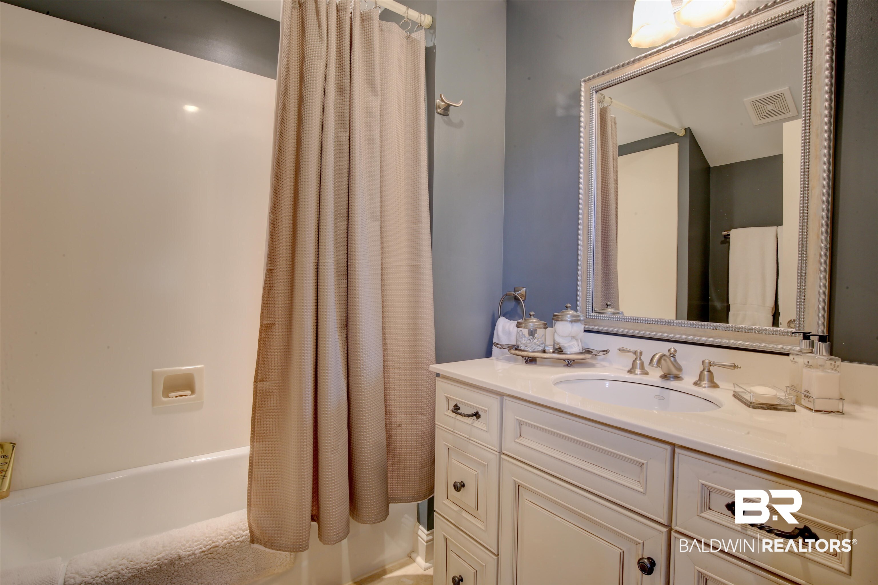 17861 South Section Street, Unit 18 Fairhope, AL 36532 - Photo 26 of 47 Upstairs Bathroom