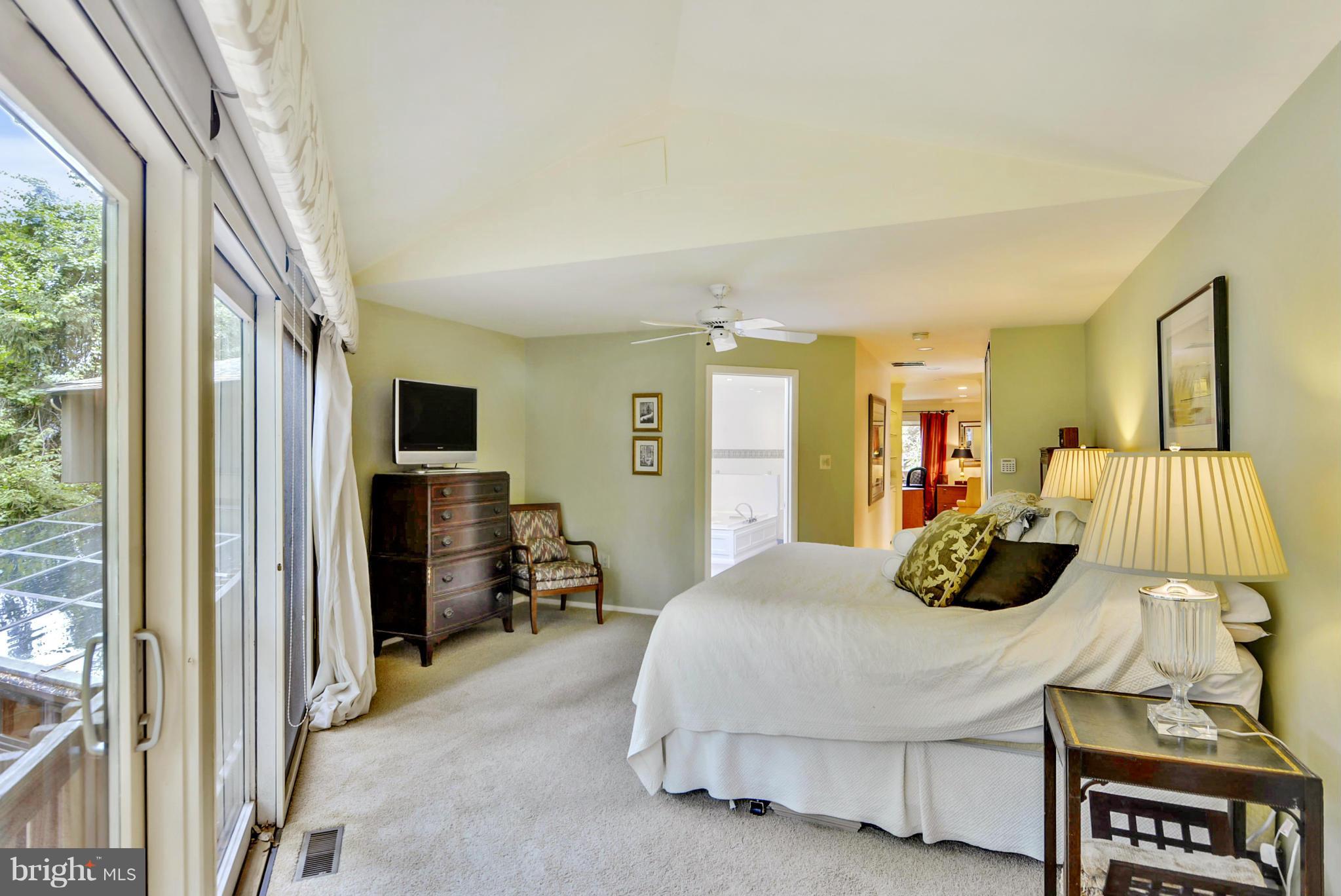 6102 Namakagan Road Bethesda, MD 20816 - Photo 19 of 30 Bedroom (Master)