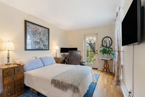 $3,850 | 9 Hancock Street, Unit 4, Boston, MA 02114