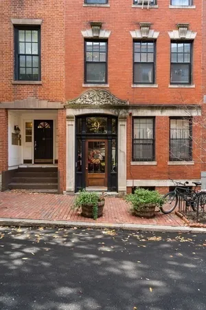 $3,850 | 9 Hancock Street, Unit 4, Boston, MA 02114