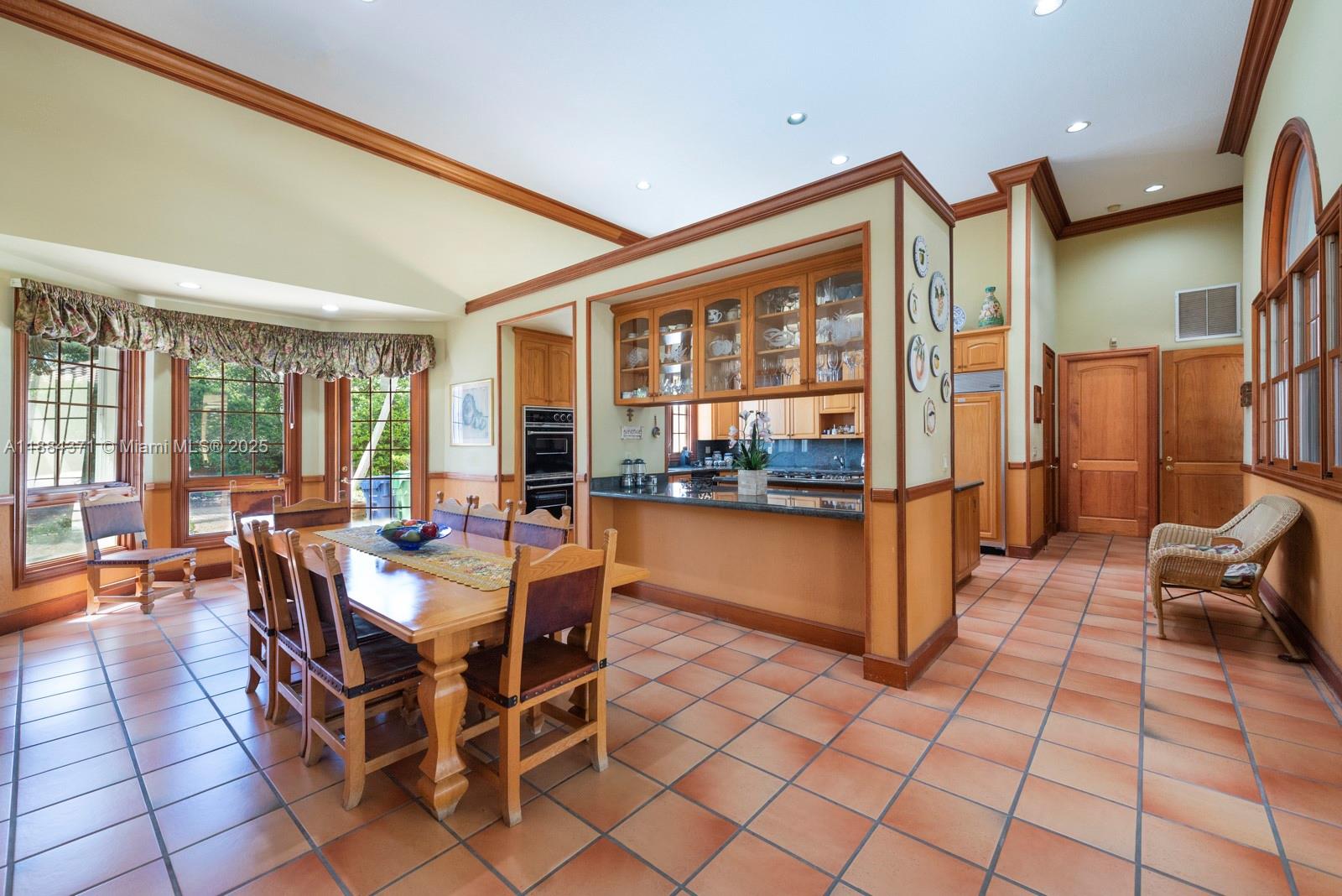 9360 Southwest 66th Street Miami, FL 33173 - Photo 4 of 64