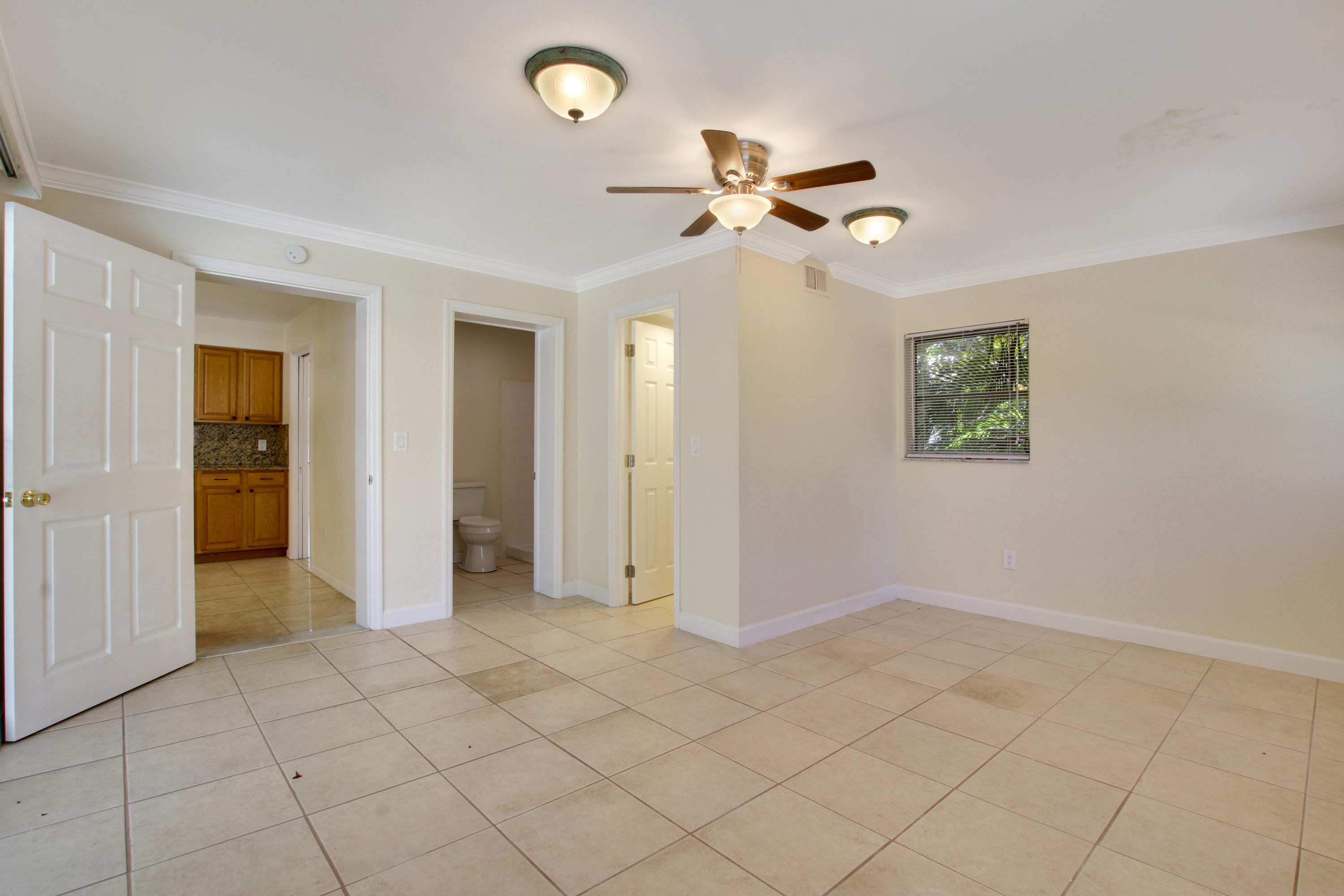 1385 West Camino Real Boca Raton, FL 33486 - Photo 14 of 22 House 2-53