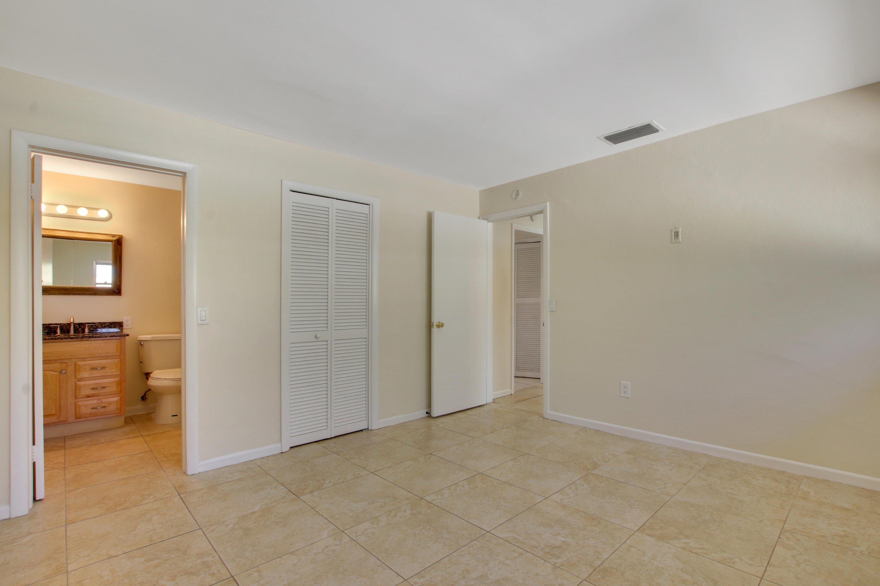 1385 West Camino Real Boca Raton, FL 33486 - Photo 15 of 22 House 2-51