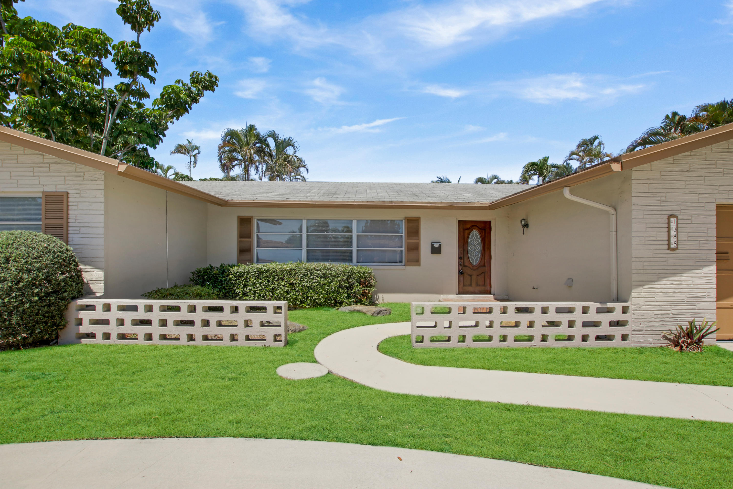 1385 West Camino Real Boca Raton, FL 33486 - Photo 3 of 22 House 2-44