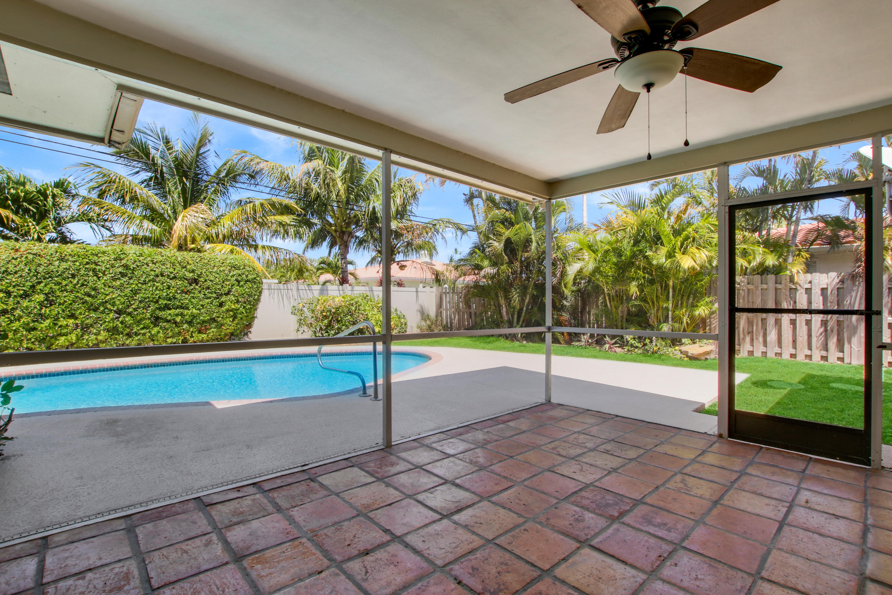 1385 West Camino Real Boca Raton, FL 33486 - Photo 6 of 22 House 2-58