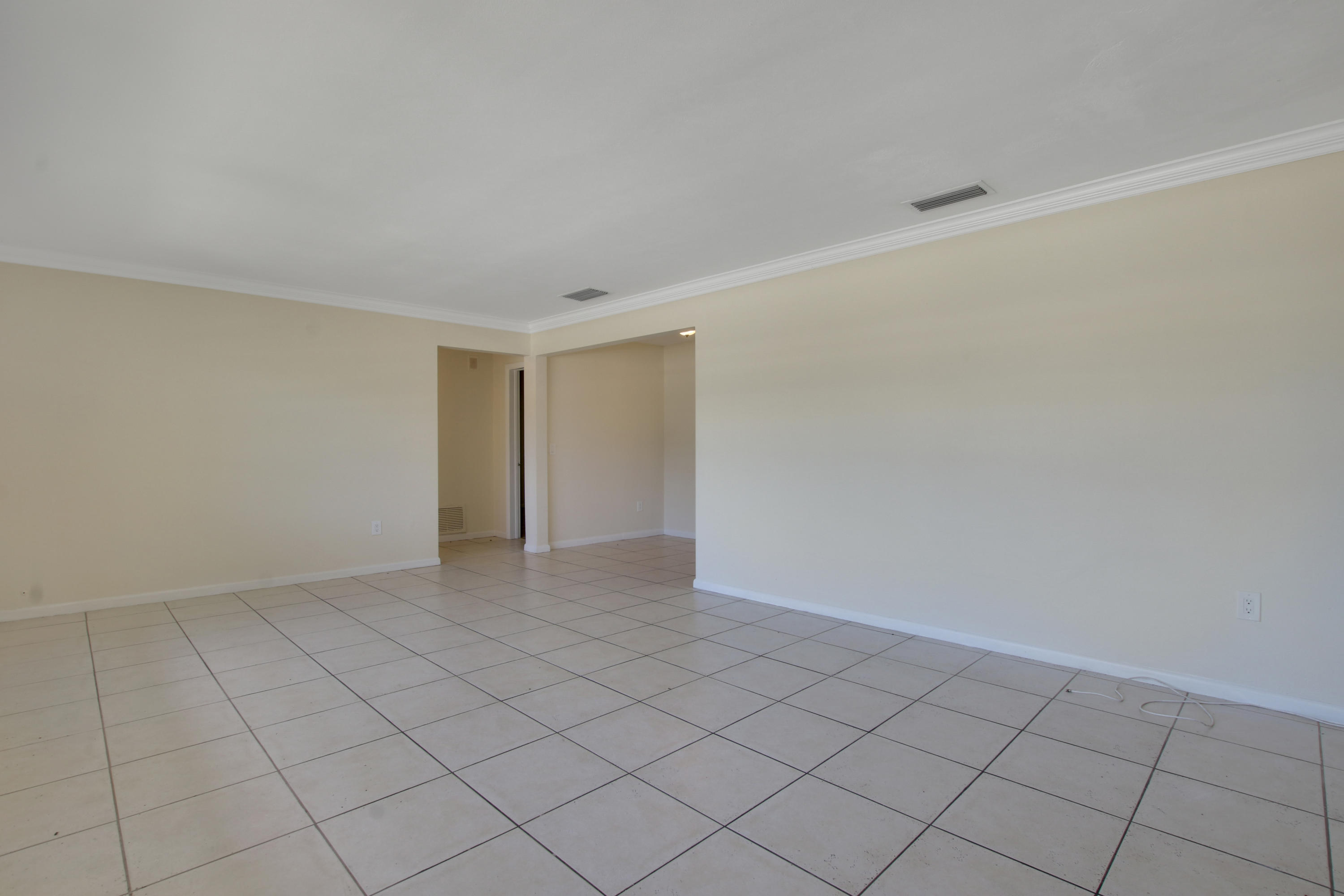 1385 West Camino Real Boca Raton, FL 33486 - Photo 8 of 22 House 2-55