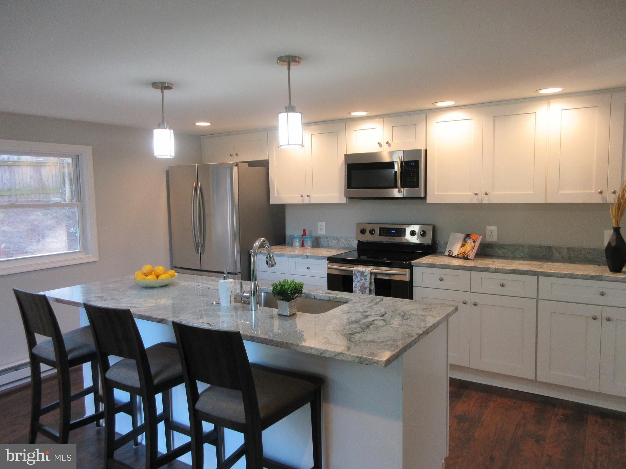 4801 Nantucket Road College Park, MD 20740 - Photo 4 of 19 Kitchen- Simply gorgeous