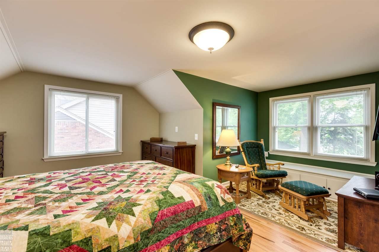1137 Hawthorne Road Grosse Pointe, MI 48236 - Photo 16 of 31 31321021-15.JPG